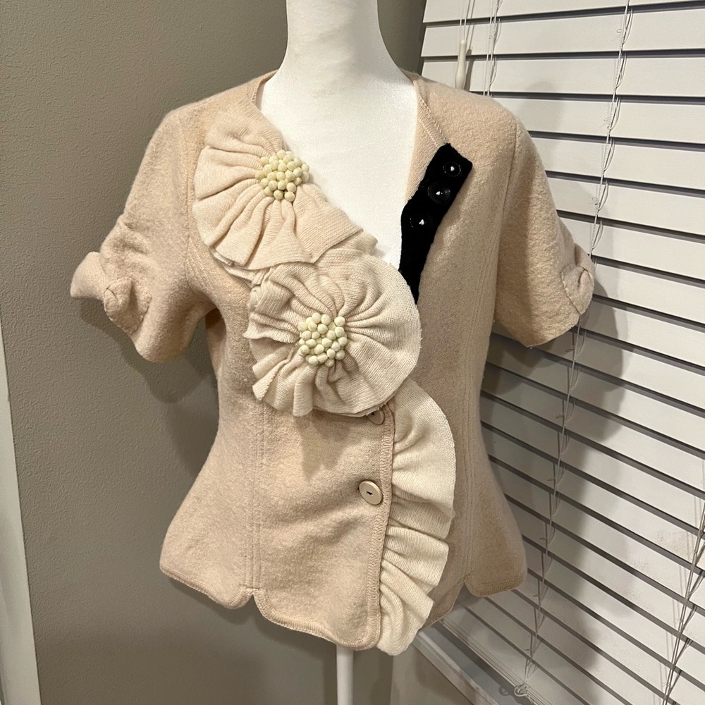 Anthropologie Archival Collection cream ivory flowers black bow peplum sweater L